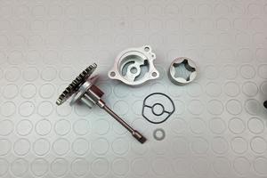 POMPA OLIO SUZUKI GSXR 1000 2001 2002