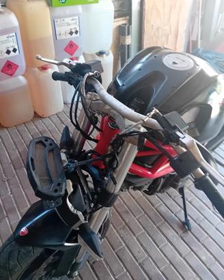 ducati monster 796 