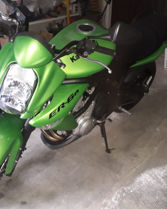 Moto naked kawasaki er6n