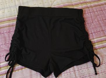 Pantaloncini con lacci laterali