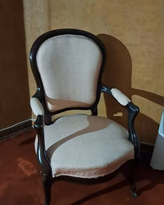 poltrona d'antiquariato in stile Luigi Filippo