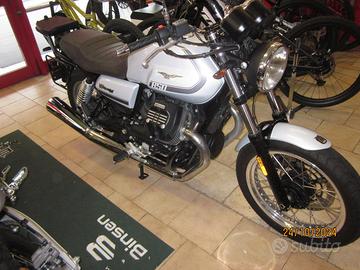 Moto Guzzi V7 - 2021