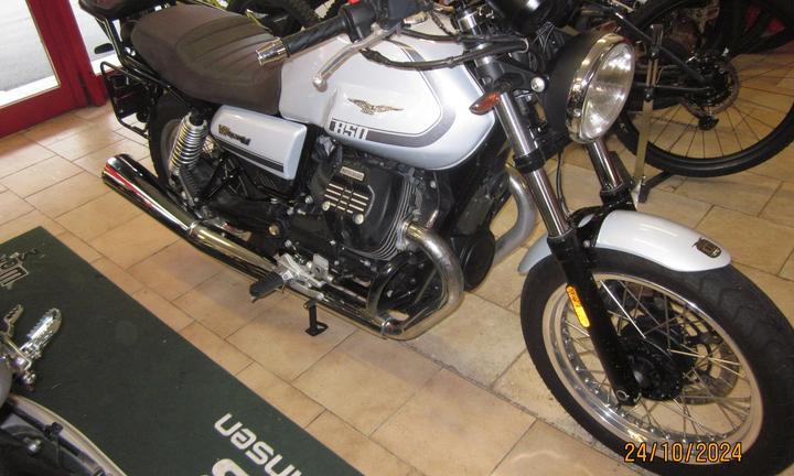 Moto Guzzi V7 - 2021