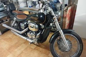 Honda VT 750 Black Widow - 2000