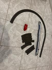 Treno a batterie con binari e luci