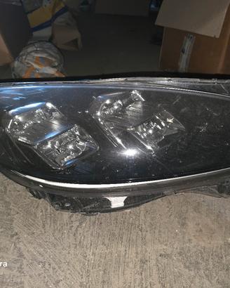fari led kuga 2024