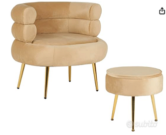 poltrona in velluto beige con pouff
