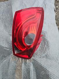 SEAT IBIZA faro posteriore