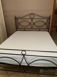 Letto matrimoniale in ferro battuto 