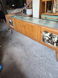 Mobile basso anni 60 cn cristallo in q.ta' di 2.