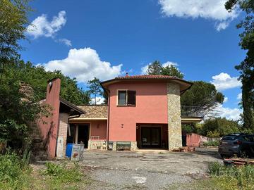 Immobile in asta di 247 m² con più di 5 locali a C
