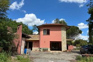 Immobile in asta di 247 m² con più di 5 locali a C