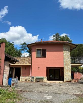 Immobile in asta di 247 m² con più di 5 locali a C