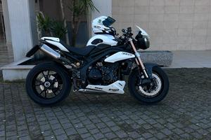 Triumph speed triple 1050