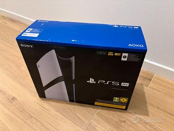 Sony PS5 Pro 2TB NUOVA IMBALLATA + Scontrino COMET