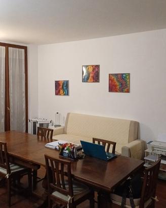 Stanza ufficio a ore con terrazzino