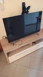 Tv schermo piatto con supporto