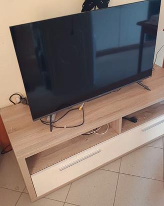 Tv schermo piatto con supporto