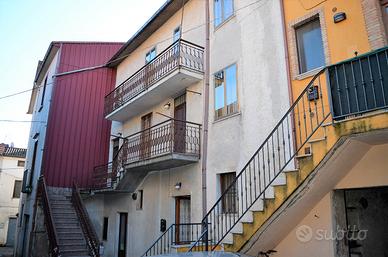 Casa semindipendente con box a pochi km da Montoro
