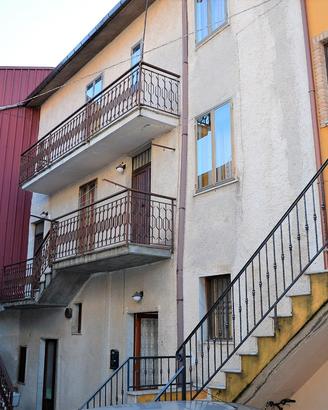 Casa semindipendente con box a pochi km da Montoro