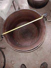 Antiche caldaie paiolo in rame