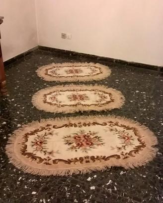 Set di 3 tappeti stondati