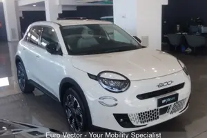 FIAT 600 1.2 Hybrid 100cv La Prima