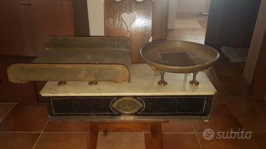 Bilancia da negozio Anerito F. di Torino