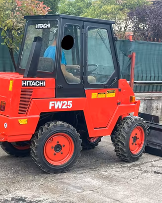 P76 Mini pala 4 ruote sterzanti Hitachi 25 q.li