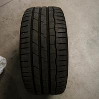 gomme Hankook s1 evo 3 235/40 r18 