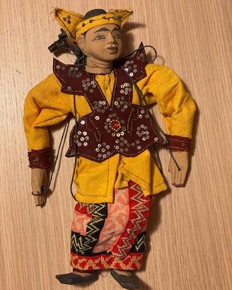 Marionetta stile orientale in cotto e stoffa