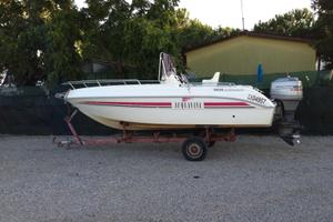 Nauntica barca motore