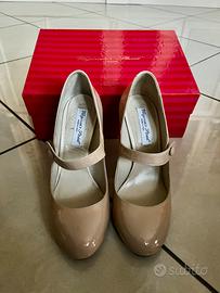 Scarpe col tacco in cuoio