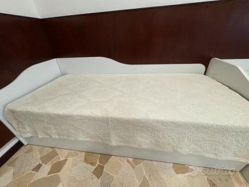 Letto singolo contenitore usato poco