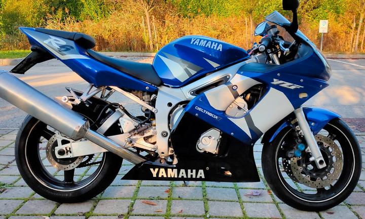 Yamaha YZF R6 - 2001