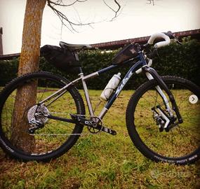 Bicicletta Salsa Fargo Ti 18"