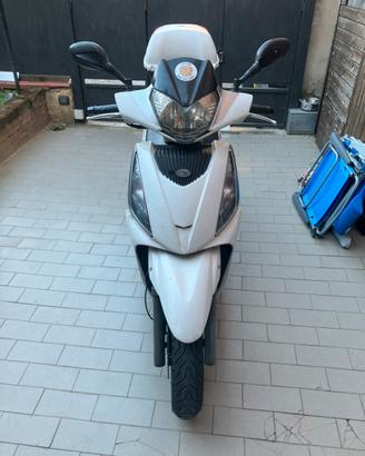 Kymco people 300 gti