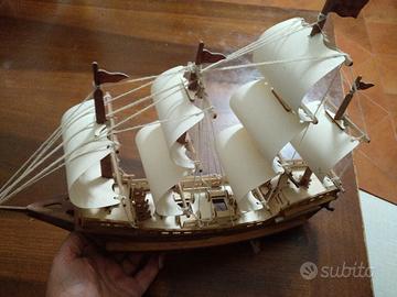 Nave veliero in legno