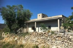 Terreno con rustico edificabile