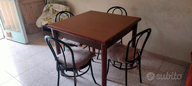 tavolo 90x90 a libro  e sedie 