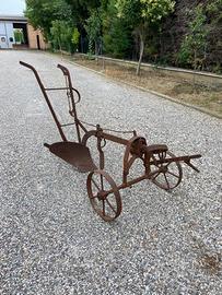 Aratro d'epoca da collezione