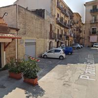 LOCALE C/1 IN ZONA CANDELAI