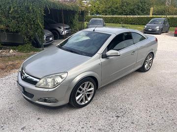 OPEL Astra TwinTop 1.6 16V VVT Enjoy