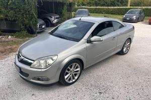 OPEL Astra TwinTop 1.6 16V VVT Enjoy