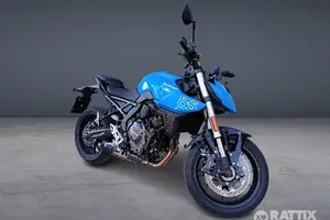 SUZUKI GSX-8S