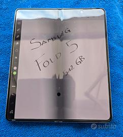 Samsung Galaxy ZFold5 macchia su display 