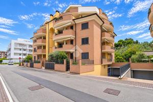 3 LOCALI A ROSETO DEGLI ABRUZZI
