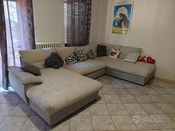 Divano letto grigo chiaro