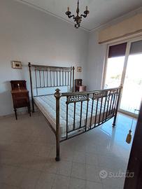 Letto matrimoniale in ottone cromato