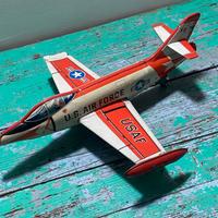 Aereo in latta vintage